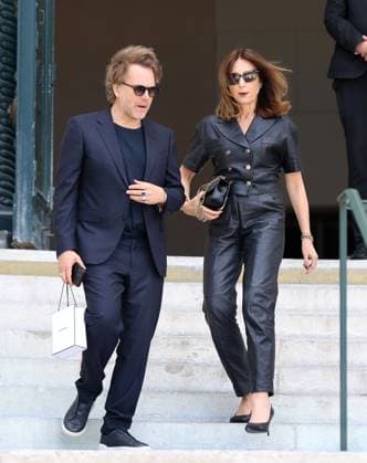 Chanel Outside Arrivals - Paris Fashion Week - Haute Couture Fall Winter 2025 2026 Florian Zeller and Elsa Zylberstein attend the Chanel Haute Couture Fall Winter 2025 2026 show as part of Paris Fashion Week on July 08, 2025 in Paris, France.  Copyright: xDFYx