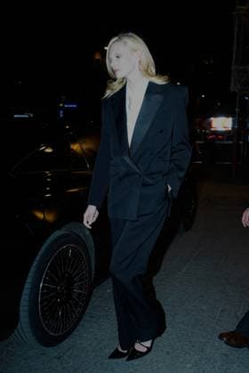 Alex Consani leaving Yves Saint Laurents Le vestiaire des parfums dinner in Paris during Fashion Week on 8 July 2025 Jack Bussat Bestimage Yves Saint Laurent s Le vestiaire des parfums dinner in Paris during Fashion Week on 8 July 2025 Paris France  Copyright: xJackxBussatx xBestimagexJackxBussatx xBestimagex