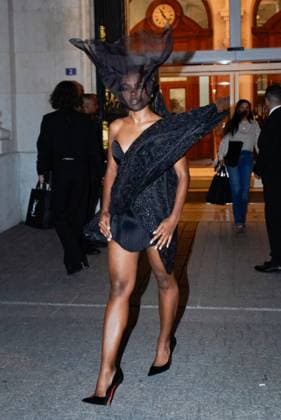Ryan Destiny leaving Yves Saint Laurents Le vestiaire des parfums dinner in Paris during Fashion Week on 8 July 2025 Jack Bussat Bestimage Yves Saint Laurent s Le vestiaire des parfums dinner in Paris during Fashion Week on 8 July 2025 Paris France  Copyright: xJackxBussatx xBestimagexJackxBussatx xBestimagex