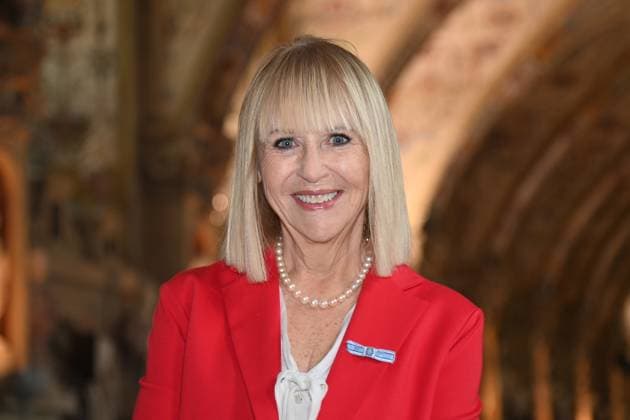 Patricia RIEKEL Journalist, single picture, cropped single motif, portrait, portrait, portrait award Bavarian Order of Merit in the Antiquariat of the Residence in Munich on 09 07 2025