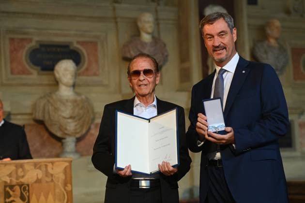 Michael HOLM Saenger, musician receives the Bavarian Order of Merit from Markus SOEDER, State Premier of Bavaria and Chairman of the CSU Award of the Bavarian Order of Merit in the Antiquariat of the Residence in Munich on 09 07 2025