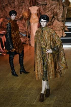 PFW - Franck Sorbier Runway in Paris FA Models walk the runway for a collection by Franck Sorbier as part of Paris Fashion Week at the Pavillon Wagram in Paris, on July 9, 2025. Photo by Firas Abdullah ABACAPRESS.COM Paris Ile-de-France France  Copyright: xAbdullahxFiras ABACAx
