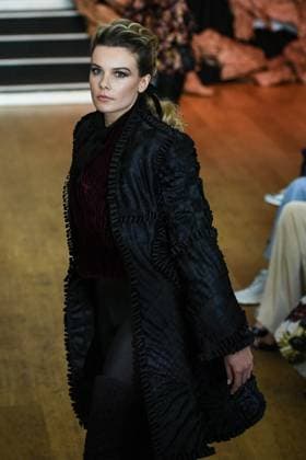 PFW - Franck Sorbier Runway in Paris FA A model walks the runway for a collection by Franck Sorbier as part of Paris Fashion Week at the Pavillon Wagram in Paris, on July 9, 2025. Photo by Firas Abdullah ABACAPRESS.COM Paris Ile-de-France France  Copyright: xAbdullahxFiras ABACAx
