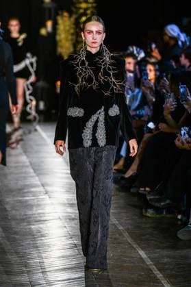 PFW - Juana Martin Runway A model walks the runway during the Juana Martin Haute Couture Fall Winter 2025 2026 show as part of Paris Fashion Week on July 08, 2025 in Paris, France. Photo by Shootpix ABACAPRESS.COM Paris France  Copyright: xShootpix ABACAx
