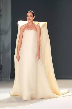 (250709) -- PARIS, July 9, 2025 -- A model presents a creation from the haute couture Fall-Winter 2025 2026 collections by Stephane Rolland during the Paris Haute Couture Week, in Paris, France, on July 8, 2025. ( Handout via Xinhua) FRANCE-PARIS-HAUTE COUTURE WEEK-STEPHANE ROLLAND MeetEurope 