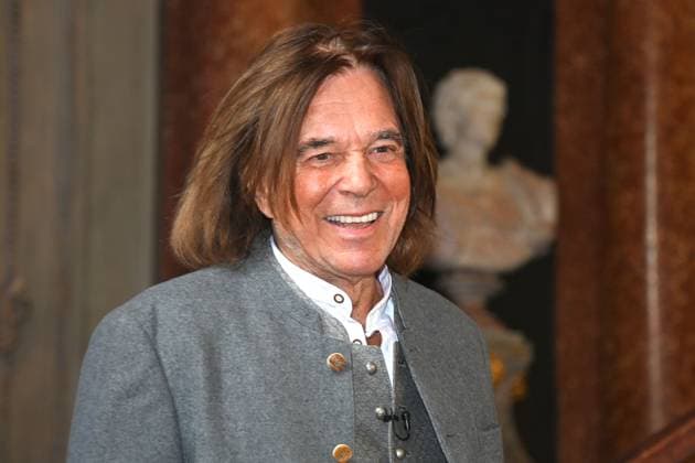 Juergen DREWS Saenger, single picture, cropped single motif, portrait, portrait, portrait award Bavarian Order of Merit in the Antiquariat of the Residence in Munich on 09 07 2025