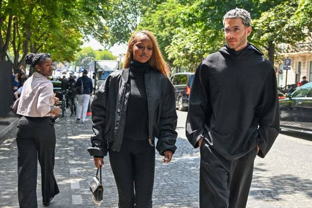 Justine Sky et Fai Khadra Arrivals and Exits of the Balenciaga Fall Winter 2025 2026 Haute Couture Collection show during Paris Fashion Week PFW , in Paris, France, on July 9, 2025 Yehiel Chekroune bestimage Arrivals and Exits of the Balenciaga Fall Winter 2025 2026 Haute Couture Collection show during Paris Fashion Week PFW , in Paris, France, on July 9, 2025 Yehiel Chekroune bestimage Paris France  Copyright: xYehielxChekrounex xBestimagexYehielxChekrounex xBestimagex