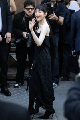 PFW Balenciaga Outside Arrivals NB Roh Yoon Seo arriving at the Balenciaga show as part of Haute Couture Fashion Week on July 09, 2025 in Paris, France. Photo by Nasser Berzane ABACAPRESS.COM Paris France  Copyright: xBerzanexNasser ABACAx