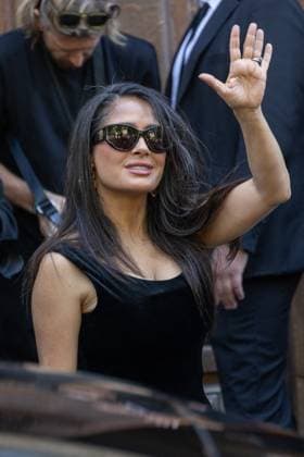 PFW Balenciaga Outside Arrivals NB Salma Hayek arriving at the Balenciaga show as part of Haute Couture Fashion Week on July 09, 2025 in Paris, France. Photo by Nasser Berzane ABACAPRESS.COM Paris France  Copyright: xBerzanexNasser ABACAx