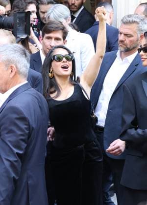 Salma Hayek Pinault Arrivals at Balenciaga Collection Haute Couture Fall Winter 2025 2026 fashion show during Paris Fashion Week PFW , on July 9th, 2025 Denis Guignebourg Bestimage Celebrities at Balenciaga Collection fashion show, during Paris Fashion Week, on July 9th, 2025 Paris France  Copyright: xDenisxGuignebourgx xBestimagexDenisxGuignebourgx xBestimagex