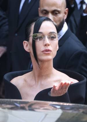 Katy Perry Arrivals at Balenciaga Collection Haute Couture Fall Winter 2025 2026 fashion show during Paris Fashion Week PFW , on July 9th, 2025 Denis Guignebourg Bestimage Celebrities at Balenciaga Collection fashion show, during Paris Fashion Week, on July 9th, 2025 Paris France  Copyright: xDenisxGuignebourgx xBestimagexDenisxGuignebourgx xBestimagex