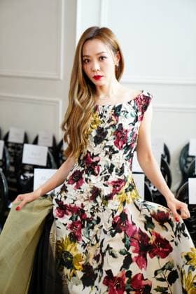 Jane Zhang au front row au défilé Franck Sorbier Collection Haute Couture Automne Hiver 2025 2026 lors de la Fashion Week de Paris PFW , au Pavillon Cambon, à Paris, France, le 9 juillet 2025 Anne Sophie Guebey Bestimage Front row at the Franck Sorbier Haute Couture Fall Winter 2025 2026 Collection show during Paris Fashion Week PFW , at Pavillon Cambon, in Paris, France, on July 9, 2025 Anne Sophie Guebey Bestimage Paris France  Copyright: xAnne-SophiexGuebeyx xBestimagexAnne-SophiexGuebeyx xBestimagex