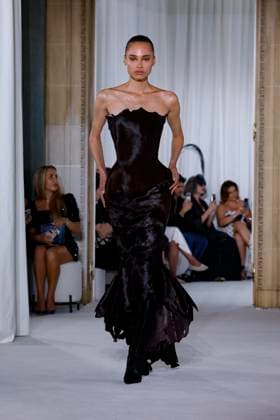 Défilé Ashi Studio Collection Haute Couture Automne Hiver 2025 2026 lors de la Fashion Week de Paris PFW , France, le 8 juillet 2025 Runway during the Ashi Studio Haute Couture Fall Winter 2025 2026 show as part of Paris Fashion Week on July 08, 2025 in Paris, France Paris France  Copyright: xAgencex xBestimagexAgencex xBestimagex