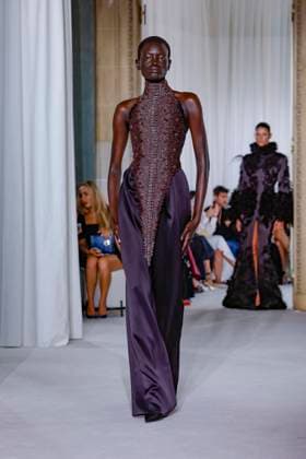 Défilé Ashi Studio Collection Haute Couture Automne Hiver 2025 2026 lors de la Fashion Week de Paris PFW , France, le 8 juillet 2025 Runway during the Ashi Studio Haute Couture Fall Winter 2025 2026 show as part of Paris Fashion Week on July 08, 2025 in Paris, France Paris France  Copyright: xAgencex xBestimagexAgencex xBestimagex