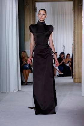 Défilé Ashi Studio Collection Haute Couture Automne Hiver 2025 2026 lors de la Fashion Week de Paris PFW , France, le 8 juillet 2025 Runway during the Ashi Studio Haute Couture Fall Winter 2025 2026 show as part of Paris Fashion Week on July 08, 2025 in Paris, France Paris France  Copyright: xAgencex xBestimagexAgencex xBestimagex
