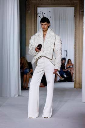 Défilé Ashi Studio Collection Haute Couture Automne Hiver 2025 2026 lors de la Fashion Week de Paris PFW , France, le 8 juillet 2025 Runway during the Ashi Studio Haute Couture Fall Winter 2025 2026 show as part of Paris Fashion Week on July 08, 2025 in Paris, France Paris France  Copyright: xAgencex xBestimagexAgencex xBestimagex