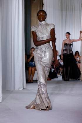 Défilé Ashi Studio Collection Haute Couture Automne Hiver 2025 2026 lors de la Fashion Week de Paris PFW , France, le 8 juillet 2025 Runway during the Ashi Studio Haute Couture Fall Winter 2025 2026 show as part of Paris Fashion Week on July 08, 2025 in Paris, France Paris France  Copyright: xAgencex xBestimagexAgencex xBestimagex