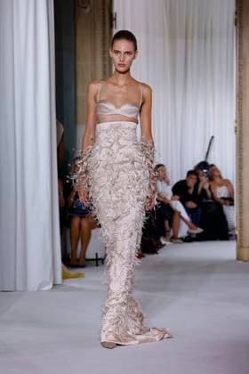 Défilé Ashi Studio Collection Haute Couture Automne Hiver 2025 2026 lors de la Fashion Week de Paris PFW , France, le 8 juillet 2025 Runway during the Ashi Studio Haute Couture Fall Winter 2025 2026 show as part of Paris Fashion Week on July 08, 2025 in Paris, France Paris France  Copyright: xAgencex xBestimagexAgencex xBestimagex