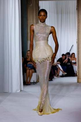 Défilé Ashi Studio Collection Haute Couture Automne Hiver 2025 2026 lors de la Fashion Week de Paris PFW , France, le 8 juillet 2025 Runway during the Ashi Studio Haute Couture Fall Winter 2025 2026 show as part of Paris Fashion Week on July 08, 2025 in Paris, France Paris France  Copyright: xAgencex xBestimagexAgencex xBestimagex