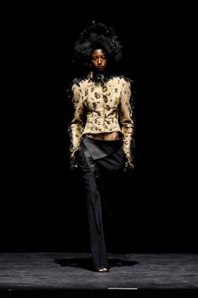 Défilé RVDK Ronald Van Der KempCollection Haute Couture Automne Hiver 2025 2026 lors de la Fashion Week de Paris PFW , France, le 8 juillet 2025 Runway during the RVDK Ronald Van Der Kemp Haute Couture Fall Winter 2025 2026 show as part of Paris Fashion Week on July 08, 2025 in Paris, France Paris France  Copyright: xAgencex xBestimagexAgencex xBestimagex