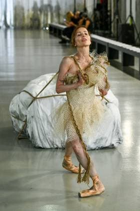 PFW - Anatomy Of Identity By Lever Runway A model walks the runway during the Anatomy Of Identity By Lever Couture Haute Couture Fall Winter 2025 2026 show as part of Paris Fashion Week at Palais de Tokyo on July 09, 2025 in Paris, France. Photo by Shootpix ABACAPRESS.COM Paris France  Copyright: xShootpix ABACAx