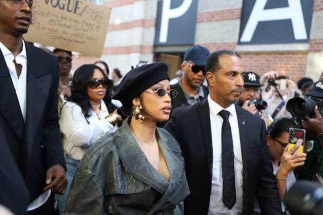 Cardi B arrives at the Maison Margiela Fall Winter 2025 2026 Haute Couture Collection show during Paris Fashion Week PFW at Centquatre in Paris, France, on July 9, 2025 Yoann Ouahcene Bestimage Cardi B arrives at the Maison Margiela Fall Winter 2025 2026 Haute Couture Collection show during Paris Fashion Week PFW at Centquatre in Paris, France, on July 9, 2025 Paris France  Copyright: xYoannxOuahcenex xBestimagexYoannxOuahcenex xBestimagex