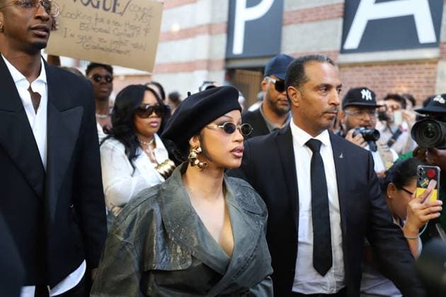 Cardi B arrives at the Maison Margiela Fall Winter 2025 2026 Haute Couture Collection show during Paris Fashion Week PFW at Centquatre in Paris, France, on July 9, 2025 Yoann Ouahcene Bestimage Cardi B arrives at the Maison Margiela Fall Winter 2025 2026 Haute Couture Collection show during Paris Fashion Week PFW at Centquatre in Paris, France, on July 9, 2025 Paris France  Copyright: xYoannxOuahcenex xBestimagexYoannxOuahcenex xBestimagex