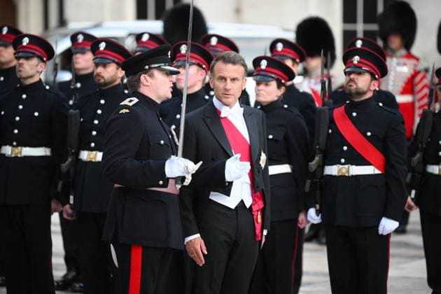News Themen der Woche KW28 French President at a Banquet At Guildhall - London French president Emmanuel Macron arrives at a banquet at Guildhall, given by the Lord Mayor and City of London Corporation London, UK on July 9, 2025, ahead a three days state visit by French President and his wife. Photo by Eliot Blondet ABACAPRESS.COM London United Kingdom  Copyright: xBlondetxEliot ABACAx