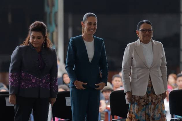 MexicoÃ¢â‚¬â ¢s President Claudia Sheinbaum Pardo, Head of Government of Mexico City Clara Brugada Molina and MexicoÃ¢â‚¬â ¢s Minister of the Interior Rosa Icela RodroÂ­guez during the ceremony of the International Day for the Destruction of Firearms, 2,090 weapons were seized and destroyed at Basilica of Guadalupe. on July 9, 2025 in Mexico City, Mexico. Mexico City Mexico - ZUMAe321 20250709_zia_e321_046 Copyright: xCarlosxSantiagox