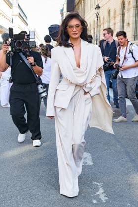 PFW - Zuhair Murad Outside Arrivals Pia Wurtzbach attends the Zuhair Murad Haute Couture Fall Winter 2025 2026 show as part of Paris Fashion Week on July 09, 2025 in Paris, France. Photo by Laurent Zabulon ABACAPRESS.COM Paris France  Copyright: xZabulonxLaurent ABACAx