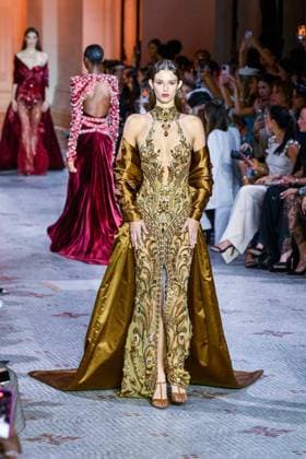 PFW - Zuhair Murad Runway A model walks the runway during the Zuhair Murad Haute Couture Fall Winter 2025 2026 show as part of Paris Fashion Week on July 09, 2025 in Paris, France. Photo by Shootpix ABACAPRESS.COM Paris France  Copyright: xShootpix ABACAx