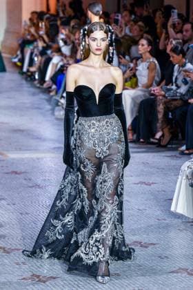PFW - Zuhair Murad Runway A model walks the runway during the Zuhair Murad Haute Couture Fall Winter 2025 2026 show as part of Paris Fashion Week on July 09, 2025 in Paris, France. Photo by Shootpix ABACAPRESS.COM Paris France  Copyright: xShootpix ABACAx