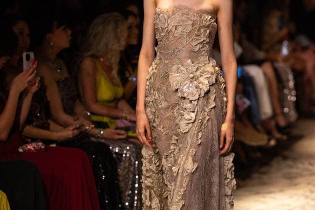 PFW - Elie Saab Runway A model walks the runway at the Elie Saab Haute Couture Fall Winter 2025-2026 show, as part of Paris Fashion Week in Paris, France on July 9, 2025. Photo by Ammar Abd Rabbo ABACAPRESS.COM Paris France  Copyright: xAbdxRabboxAmmar ABACAx