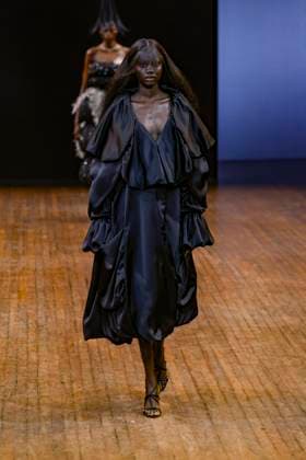 Viktor and Rolf Haute Couture Fall Winter 2025 2026 Collection show during Paris Fashion Week, July 9th, 2025 Viktor and Rolf Fashion Show Haute Couture Fall Winter 2025 2026 Collection , during Paris Fashion Week June 9th, 2025 Paris France  Copyright: xAgencex xBestimagexAgencex xBestimagex