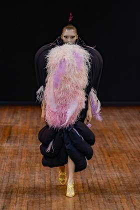 Viktor and Rolf Haute Couture Fall Winter 2025 2026 Collection show during Paris Fashion Week, July 9th, 2025 Viktor and Rolf Fashion Show Haute Couture Fall Winter 2025 2026 Collection , during Paris Fashion Week June 9th, 2025 Paris France  Copyright: xAgencex xBestimagexAgencex xBestimagex