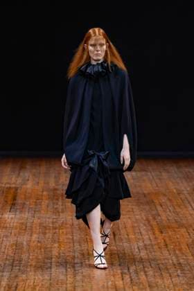Viktor and Rolf Haute Couture Fall Winter 2025 2026 Collection show during Paris Fashion Week, July 9th, 2025 Viktor and Rolf Fashion Show Haute Couture Fall Winter 2025 2026 Collection , during Paris Fashion Week June 9th, 2025 Paris France  Copyright: xAgencex xBestimagexAgencex xBestimagex