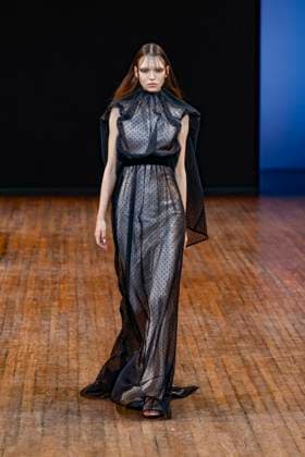 Viktor and Rolf Haute Couture Fall Winter 2025 2026 Collection show during Paris Fashion Week, July 9th, 2025 Viktor and Rolf Fashion Show Haute Couture Fall Winter 2025 2026 Collection , during Paris Fashion Week June 9th, 2025 Paris France  Copyright: xAgencex xBestimagexAgencex xBestimagex