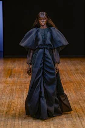 Viktor and Rolf Haute Couture Fall Winter 2025 2026 Collection show during Paris Fashion Week, July 9th, 2025 Viktor and Rolf Fashion Show Haute Couture Fall Winter 2025 2026 Collection , during Paris Fashion Week June 9th, 2025 Paris France  Copyright: xAgencex xBestimagexAgencex xBestimagex