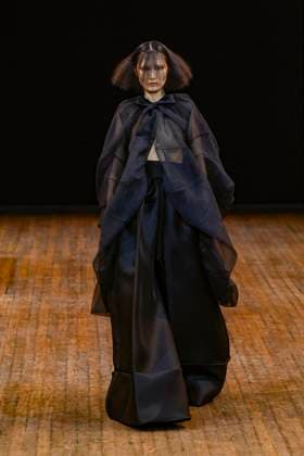 Viktor and Rolf Haute Couture Fall Winter 2025 2026 Collection show during Paris Fashion Week, July 9th, 2025 Viktor and Rolf Fashion Show Haute Couture Fall Winter 2025 2026 Collection , during Paris Fashion Week June 9th, 2025 Paris France  Copyright: xAgencex xBestimagexAgencex xBestimagex