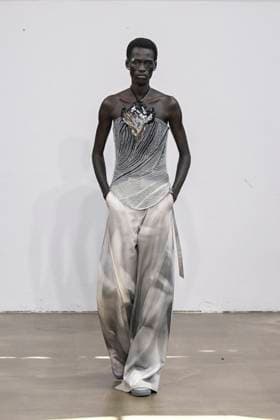 Yuima Nakazato Fashion Show Haute Couture Fall Winter 2025 2026 Collection during Paris Fashion Week, July 9th, 2025 Yuima Nakazato Fashion Show Haute Couture Fall Winter 2025 2026 Collection , during Paris Fashion Week June 9th, 2025 Paris France  Copyright: xAgencex xBestimagexAgencex xBestimagex