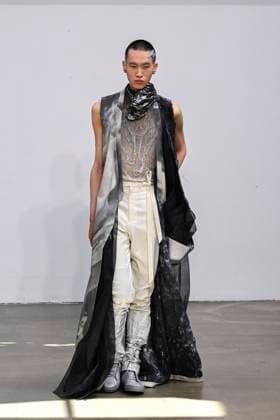 Yuima Nakazato Fashion Show Haute Couture Fall Winter 2025 2026 Collection during Paris Fashion Week, July 9th, 2025 Yuima Nakazato Fashion Show Haute Couture Fall Winter 2025 2026 Collection , during Paris Fashion Week June 9th, 2025 Paris France  Copyright: xAgencex xBestimagexAgencex xBestimagex