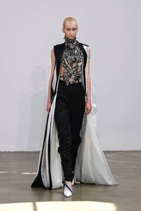 Yuima Nakazato Fashion Show Haute Couture Fall Winter 2025 2026 Collection during Paris Fashion Week, July 9th, 2025 Yuima Nakazato Fashion Show Haute Couture Fall Winter 2025 2026 Collection , during Paris Fashion Week June 9th, 2025 Paris France  Copyright: xAgencex xBestimagexAgencex xBestimagex