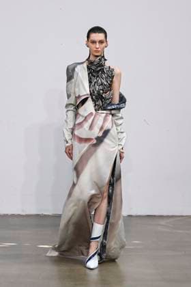 Yuima Nakazato Fashion Show Haute Couture Fall Winter 2025 2026 Collection during Paris Fashion Week, July 9th, 2025 Yuima Nakazato Fashion Show Haute Couture Fall Winter 2025 2026 Collection , during Paris Fashion Week June 9th, 2025 Paris France  Copyright: xAgencex xBestimagexAgencex xBestimagex