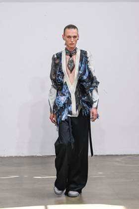 Yuima Nakazato Fashion Show Haute Couture Fall Winter 2025 2026 Collection during Paris Fashion Week, July 9th, 2025 Yuima Nakazato Fashion Show Haute Couture Fall Winter 2025 2026 Collection , during Paris Fashion Week June 9th, 2025 Paris France  Copyright: xAgencex xBestimagexAgencex xBestimagex