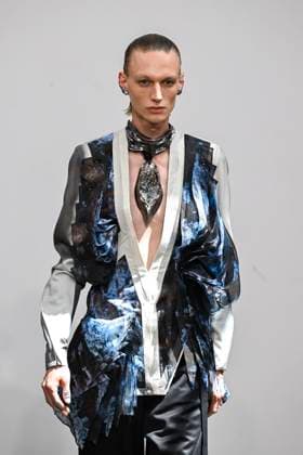Yuima Nakazato Fashion Show Haute Couture Fall Winter 2025 2026 Collection during Paris Fashion Week, July 9th, 2025 Yuima Nakazato Fashion Show Haute Couture Fall Winter 2025 2026 Collection , during Paris Fashion Week June 9th, 2025 Paris France  Copyright: xAgencex xBestimagexAgencex xBestimagex