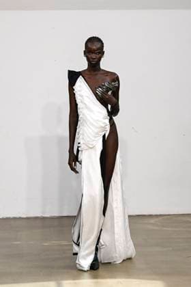 Yuima Nakazato Fashion Show Haute Couture Fall Winter 2025 2026 Collection during Paris Fashion Week, July 9th, 2025 Yuima Nakazato Fashion Show Haute Couture Fall Winter 2025 2026 Collection , during Paris Fashion Week June 9th, 2025 Paris France  Copyright: xAgencex xBestimagexAgencex xBestimagex