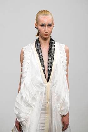 Yuima Nakazato Fashion Show Haute Couture Fall Winter 2025 2026 Collection during Paris Fashion Week, July 9th, 2025 Yuima Nakazato Fashion Show Haute Couture Fall Winter 2025 2026 Collection , during Paris Fashion Week June 9th, 2025 Paris France  Copyright: xAgencex xBestimagexAgencex xBestimagex