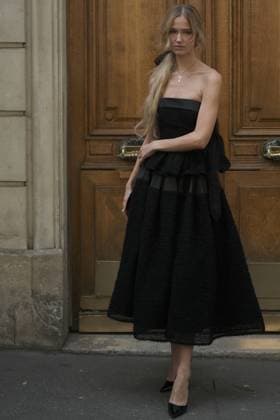 Lara Cosima at Viktor Rolf Haute Couture Fall Winter 2025 2026 Collection fashion show, during Paris Fashion Week on july 9th 2025 Julien Sarkissian Bestimage Celebrities at Viktor Rolf Haute Couture Fall Winter 2025 2026 Collection fashion show, during Paris Fashion Week on july 9th 2025 Paris France  Copyright: xJulienxSarkissianx xBestimagexJulienxSarkissianx xBestimagex