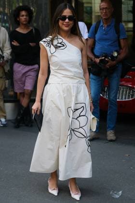 Guest at Viktor Rolf Haute Couture Fall Winter 2025 2026 Collection fashion show, during Paris Fashion Week on july 9th 2025 Julien Sarkissian Bestimage Celebrities at Viktor Rolf Haute Couture Fall Winter 2025 2026 Collection fashion show, during Paris Fashion Week on july 9th 2025 Paris France  Copyright: xJulienxSarkissianx xBestimagexJulienxSarkissianx xBestimagex