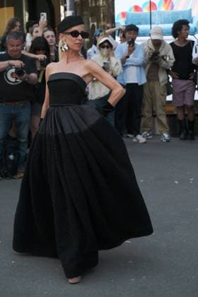 Guest at Viktor Rolf Haute Couture Fall Winter 2025 2026 Collection fashion show, during Paris Fashion Week on july 9th 2025 Julien Sarkissian Bestimage Celebrities at Viktor Rolf Haute Couture Fall Winter 2025 2026 Collection fashion show, during Paris Fashion Week on july 9th 2025 Paris France  Copyright: xJulienxSarkissianx xBestimagexJulienxSarkissianx xBestimagex